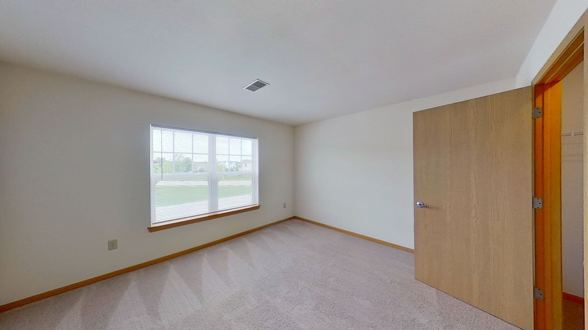 Slinger Apartment: 645 Cedar Bluffs Way