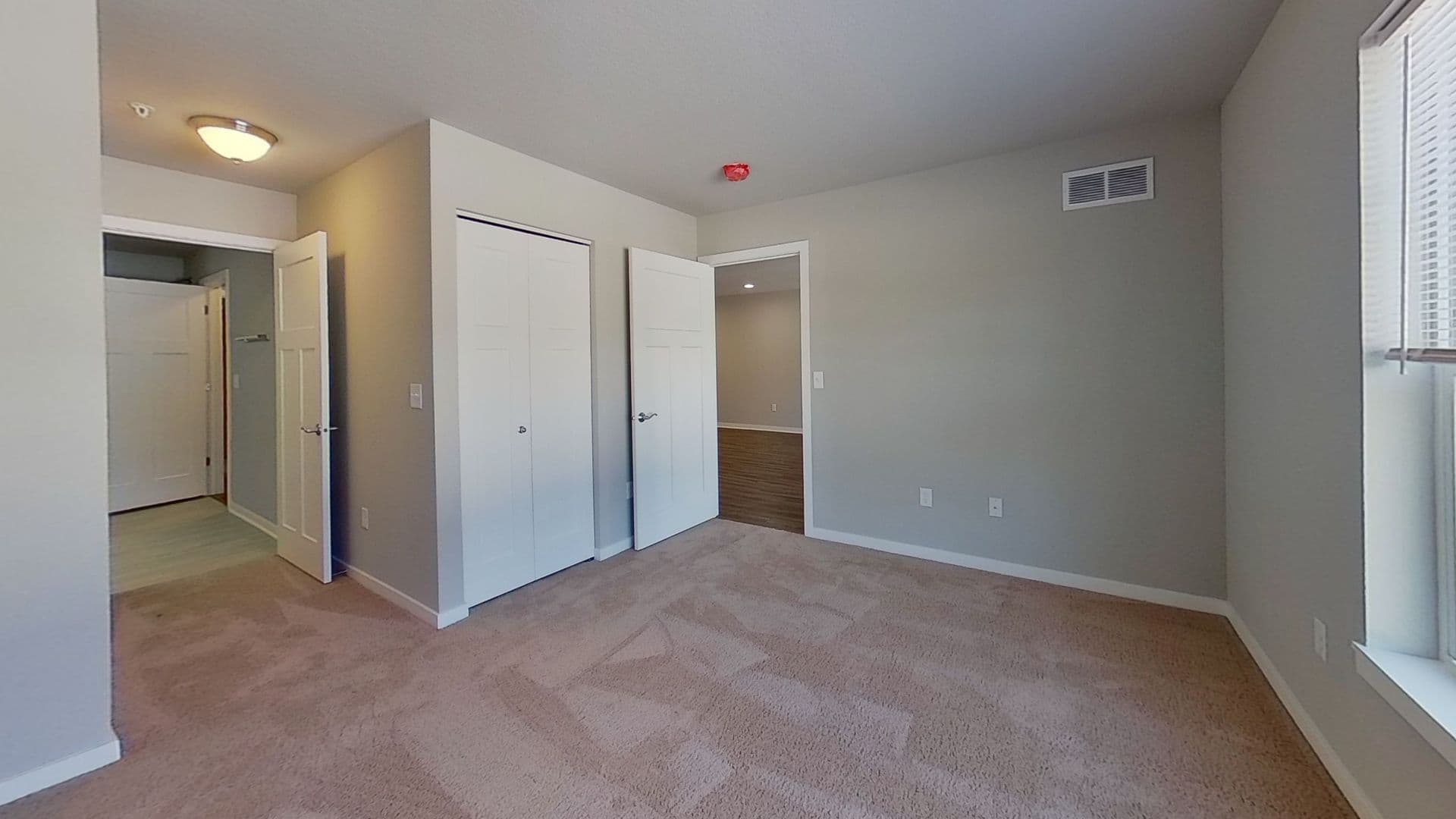 Slinger Apartment: 1777, 1779, 1815 American Eagle Dr.