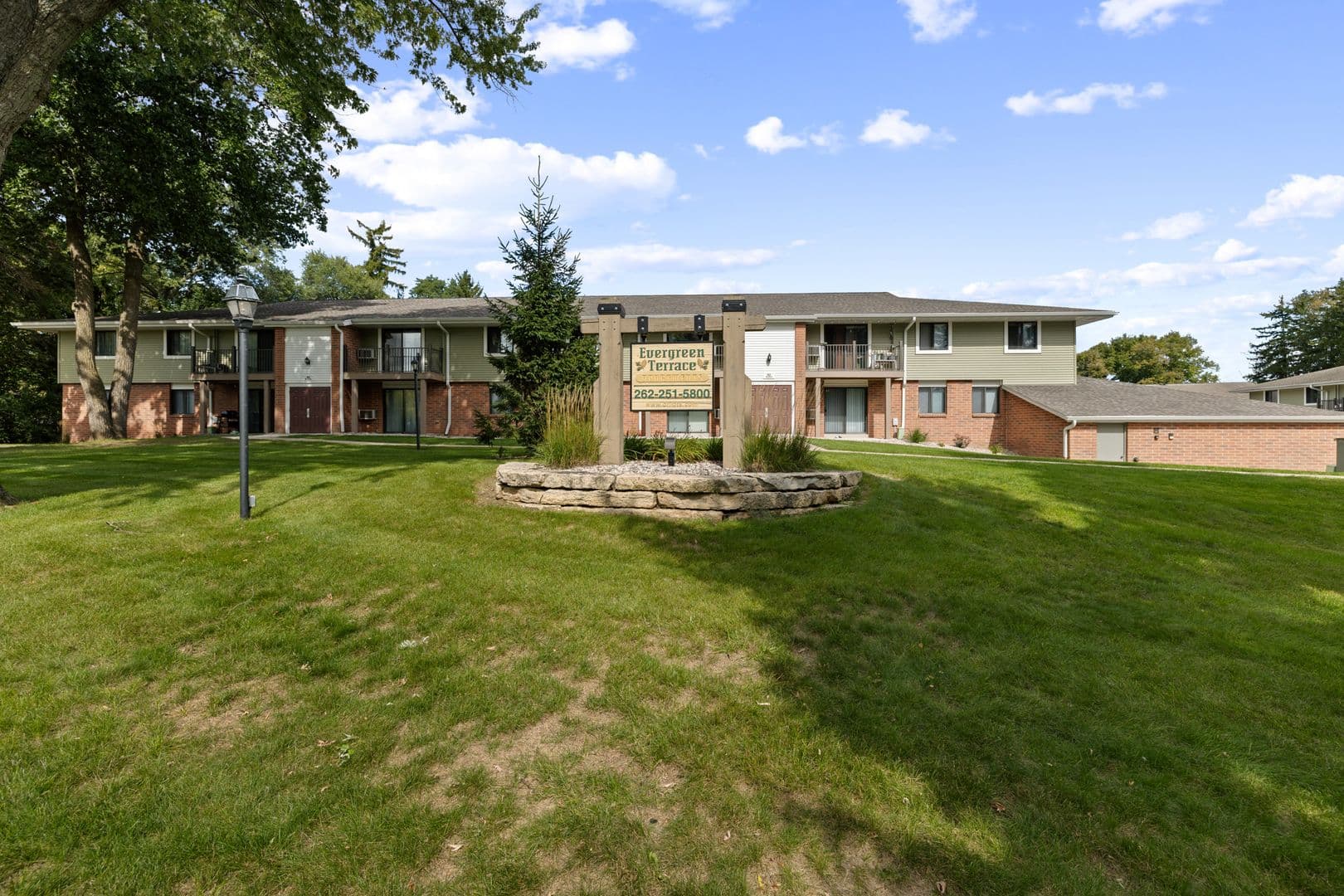 Menomonee Falls Apartment: N83 W13696 Fond du Lac Ave