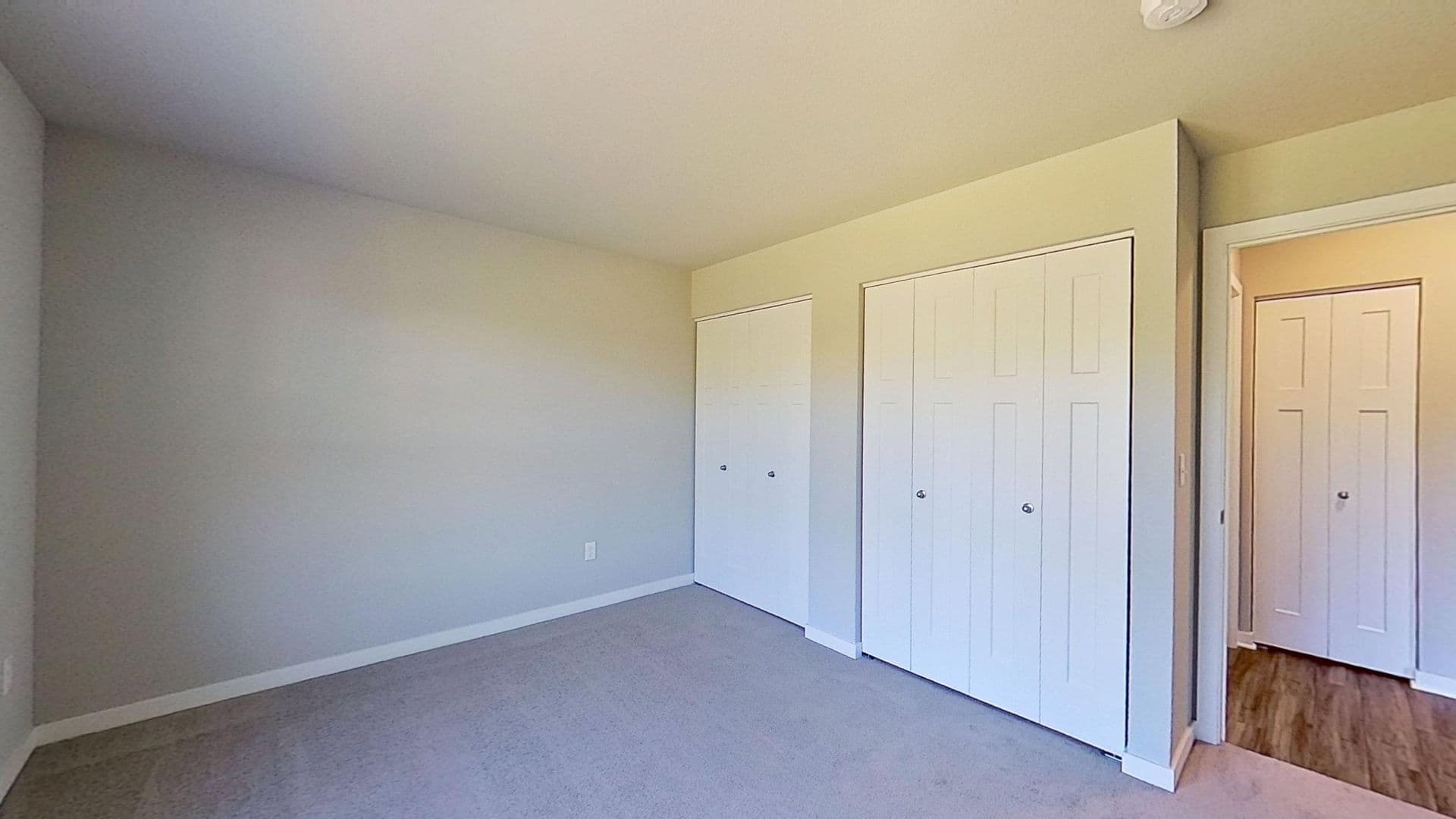 Slinger Apartment: 1777, 1779, 1815, 1831 American Eagle Dr.