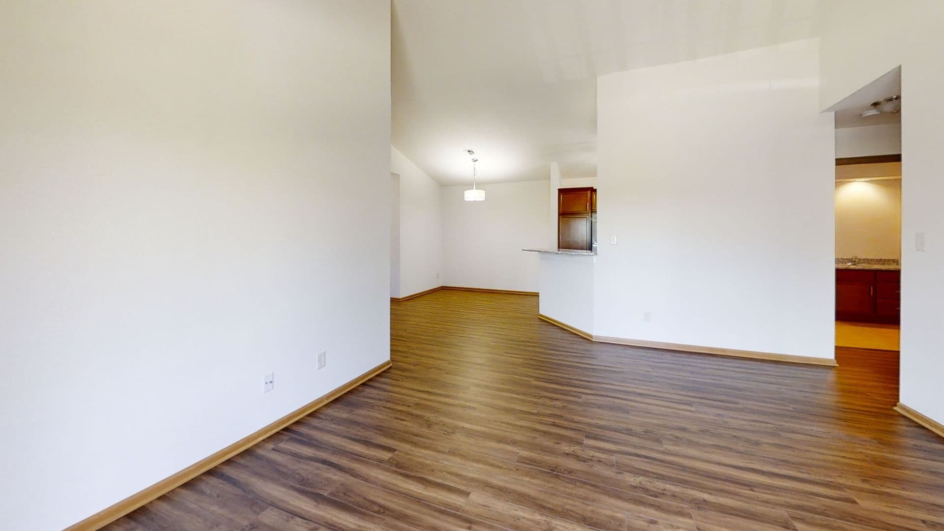 Menomonee Falls Apartment: N86 W14250 Fond du Lac Ave