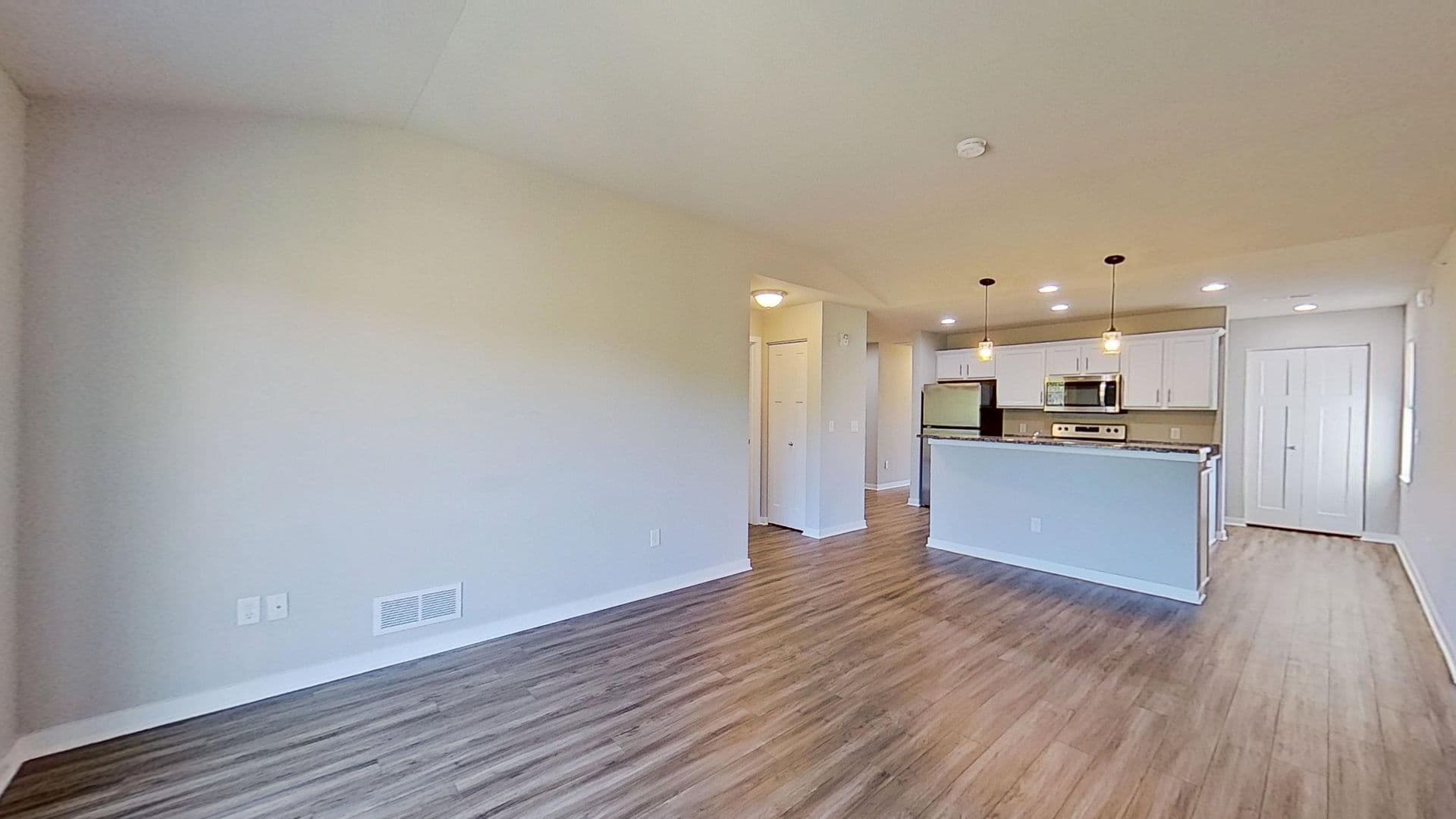 Slinger Apartment: 1777, 1779, 1815, 1831 American Eagle Dr.