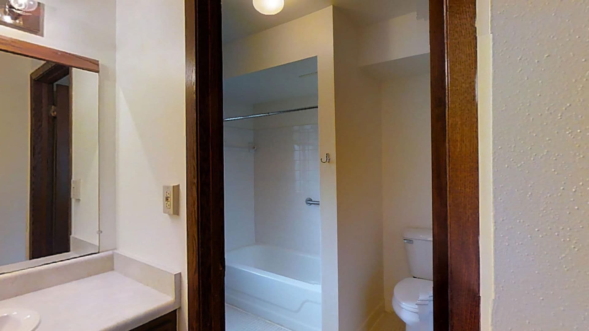 Menomonee Falls Apartment: N76 W14675 Market Drive