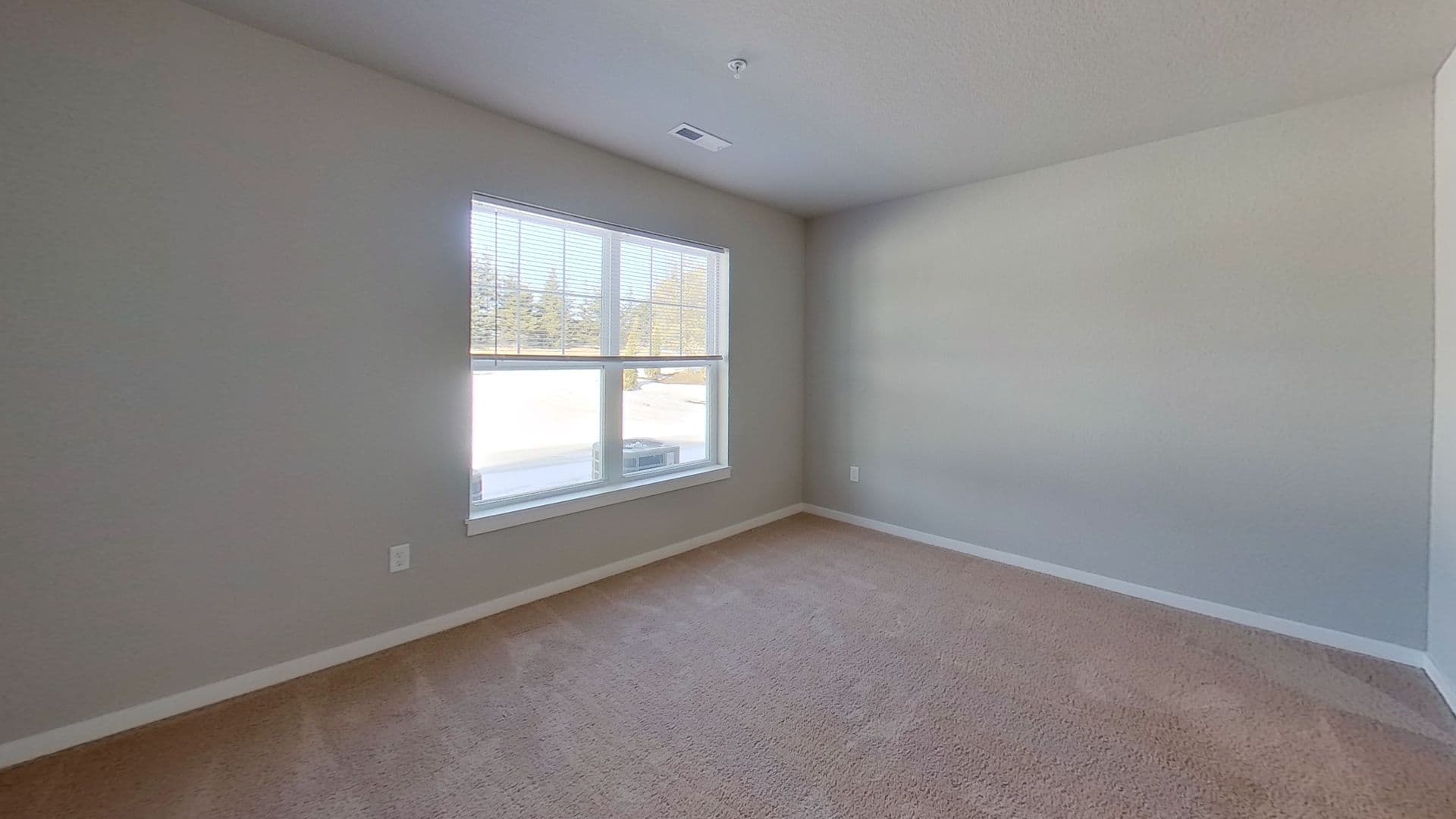 Slinger Apartment: 1777, 1779, 1815 American Eagle Dr.