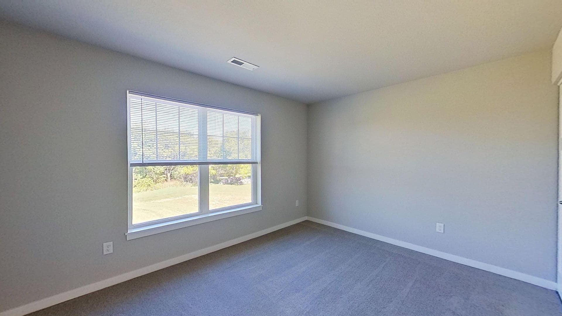 Slinger Apartment: 1777, 1779, 1815, 1831 American Eagle Dr.