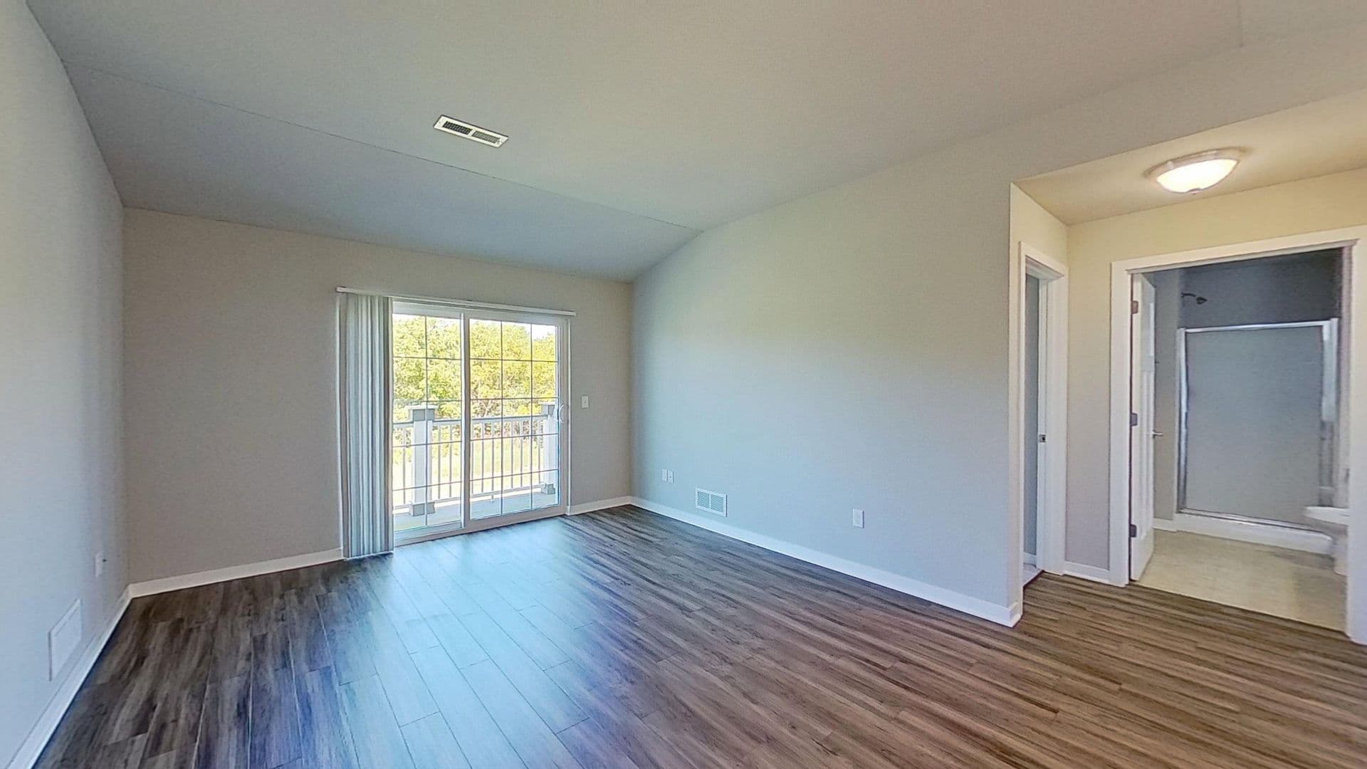 Slinger Apartment: 1777, 1779, 1815, 1831 American Eagle Dr.