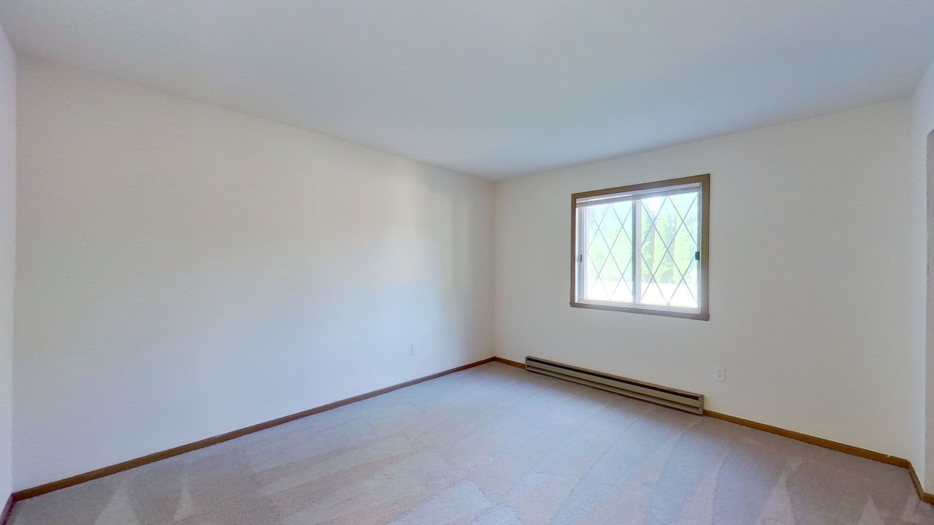 Menomonee Falls Apartment: N81 W15141 Appleton Ave