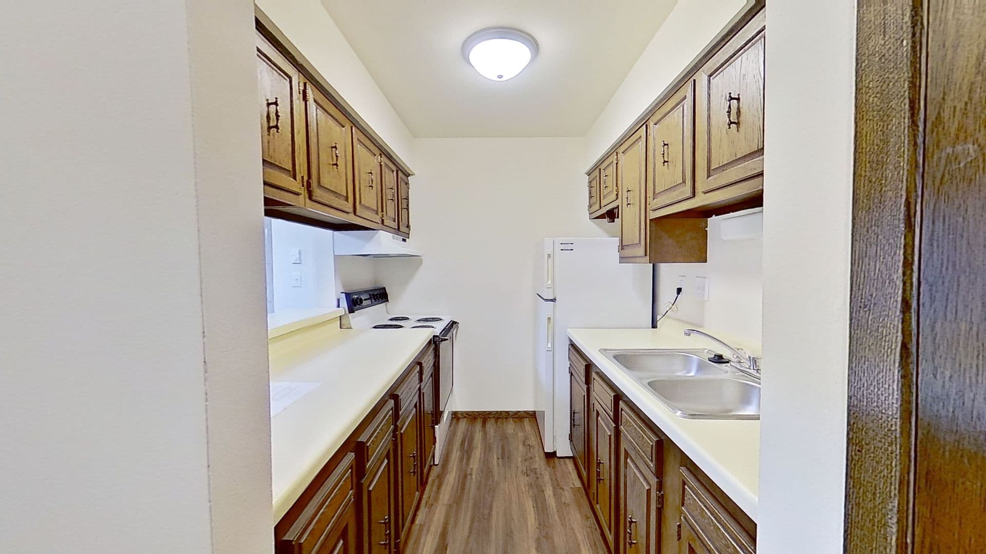 Menomonee Falls Apartment: N76 W14535 Market Drive