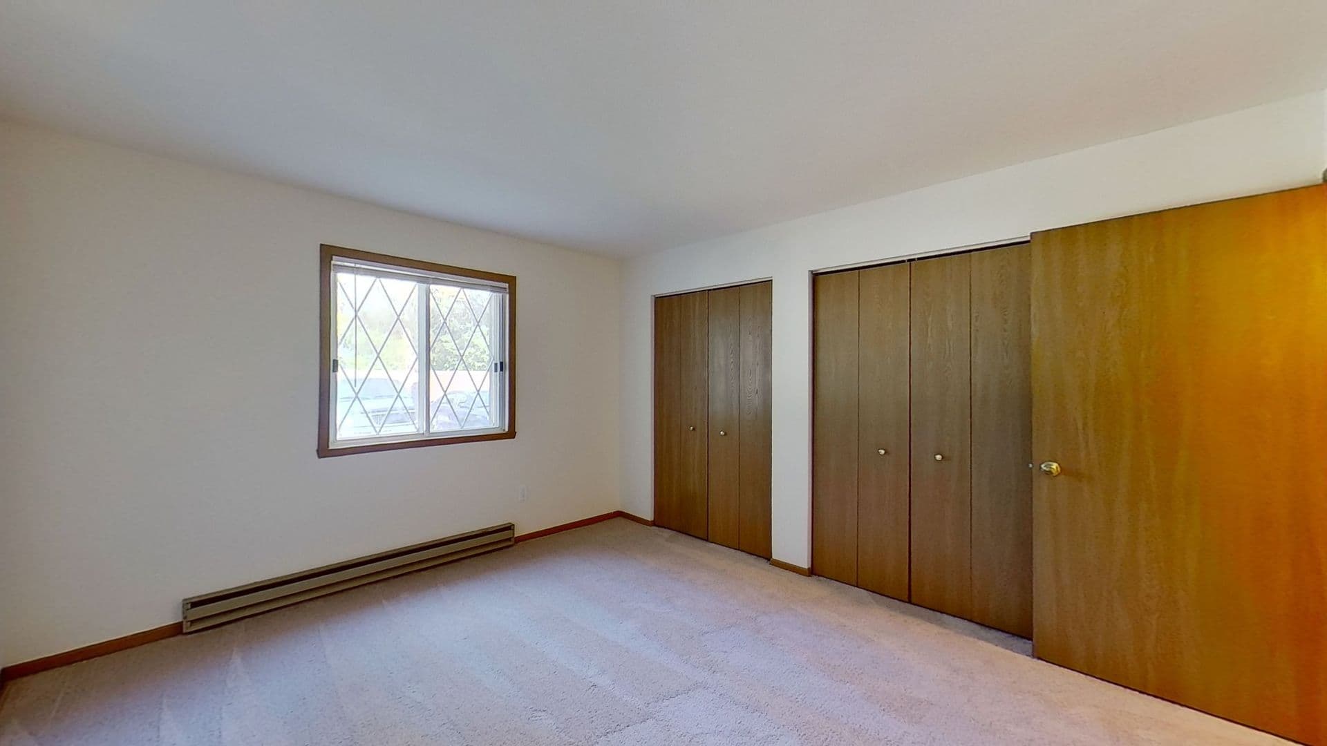 Menomonee Falls Apartment: N81 W15141 Appleton Ave