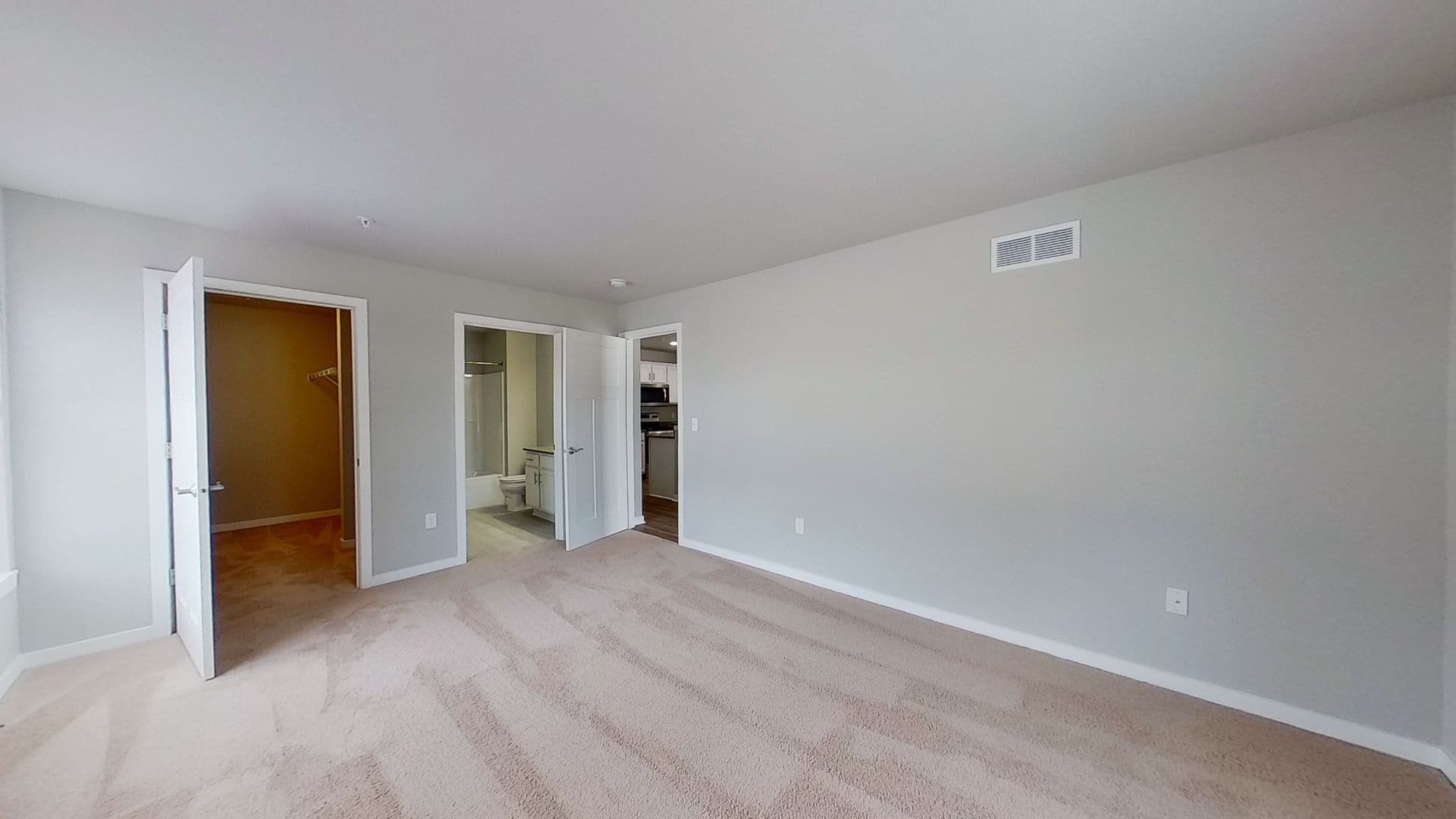 Slinger Apartment: 1777, 1779, 1815, 1831 American Eagle Dr.