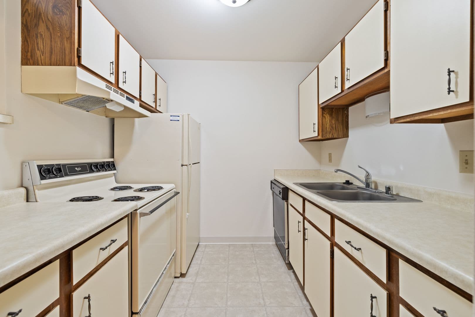 Menomonee Falls Apartment: N83 W13696 Fond du Lac Ave