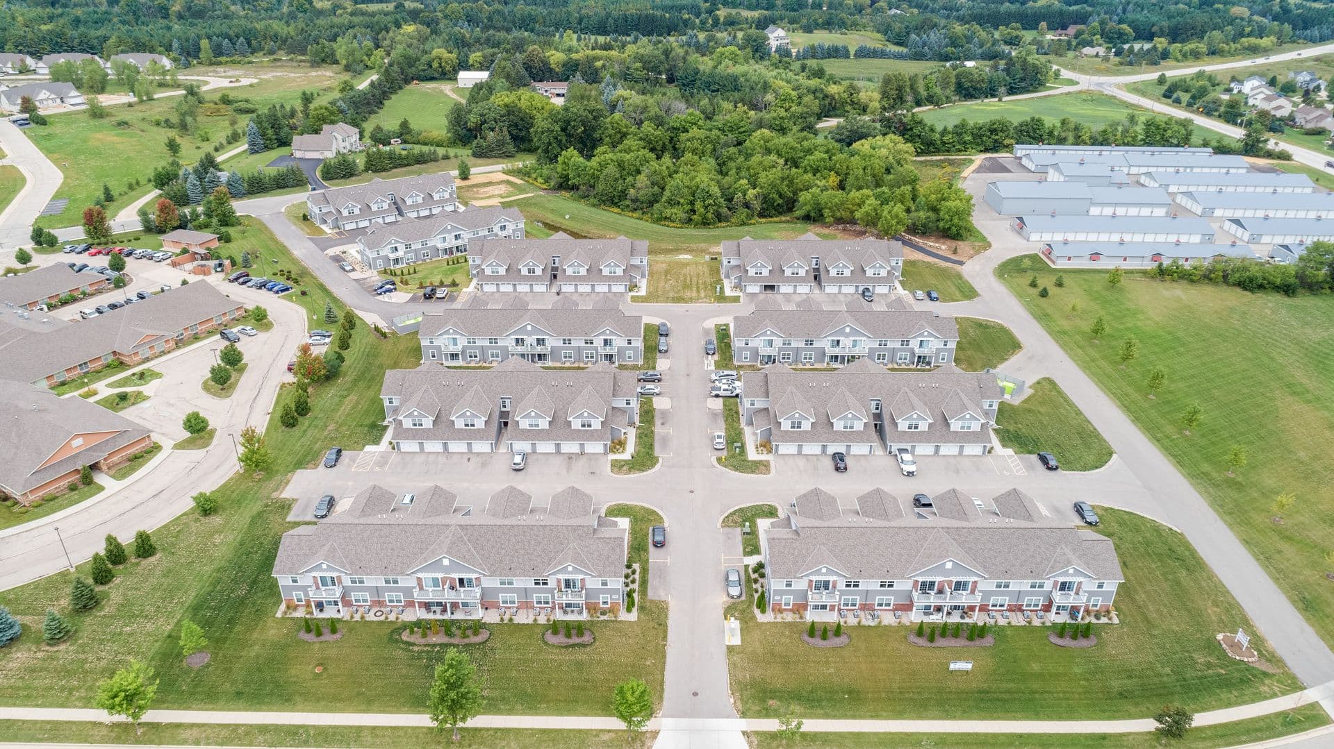 Slinger Apartment: 1909 Stoney Lane