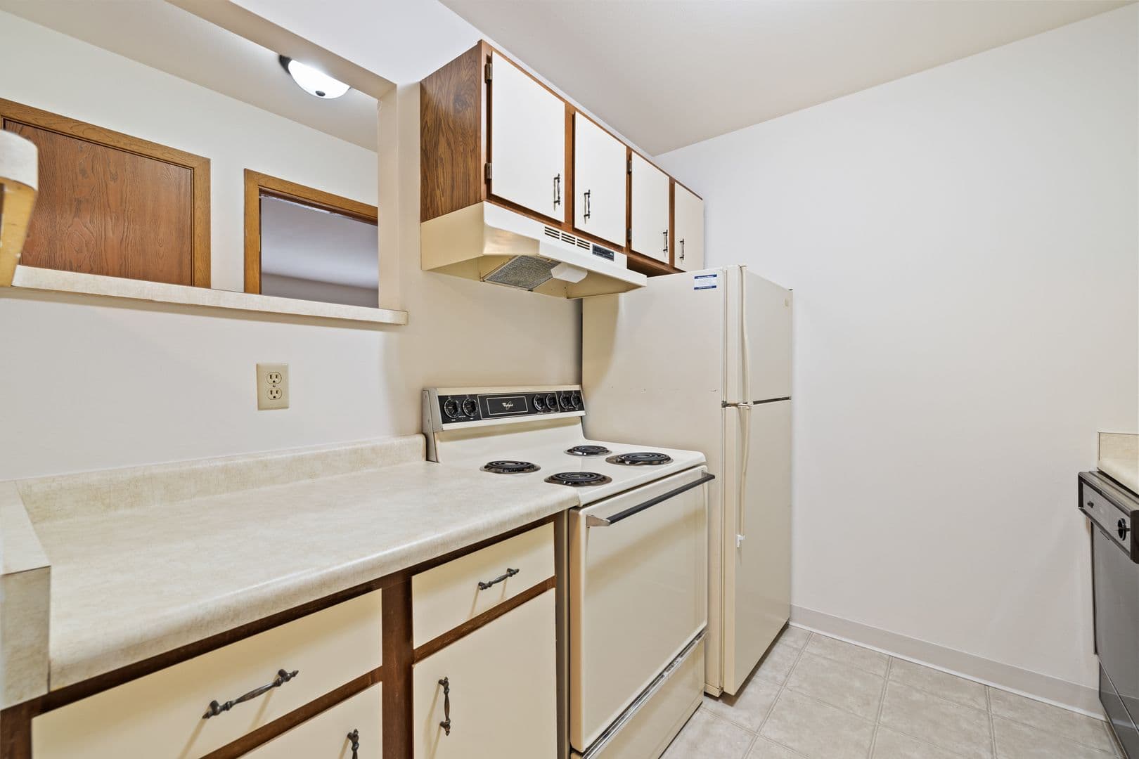 Menomonee Falls Apartment: N83 W13696 Fond du Lac Ave