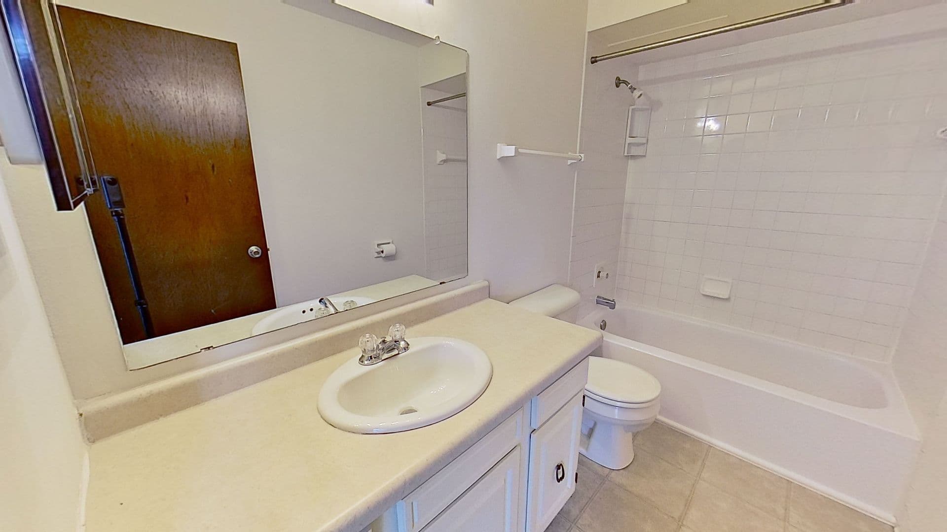 Menomonee Falls Apartment: N76 W14535 Market Drive
