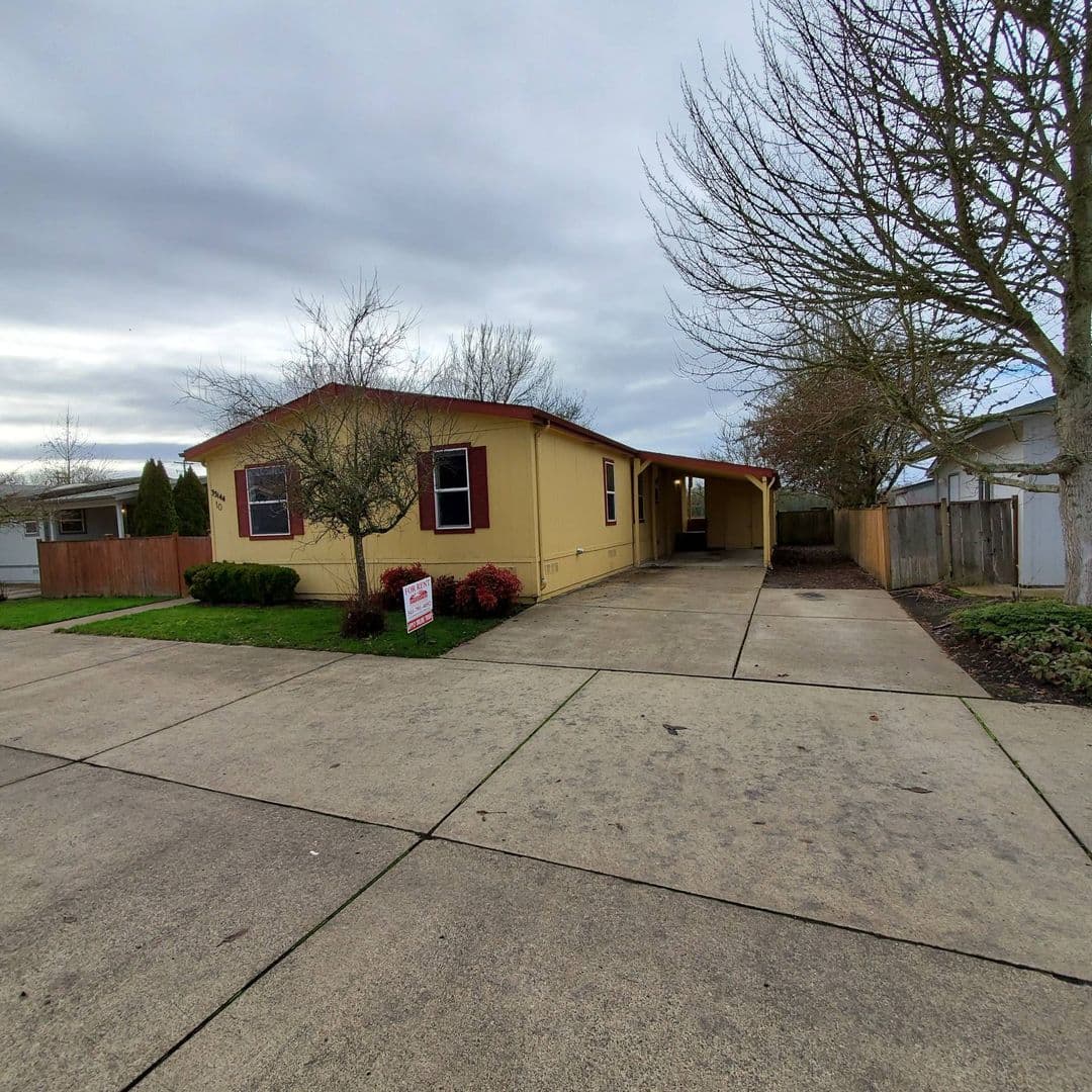 Tangent Condo: 33175 McFarland Road