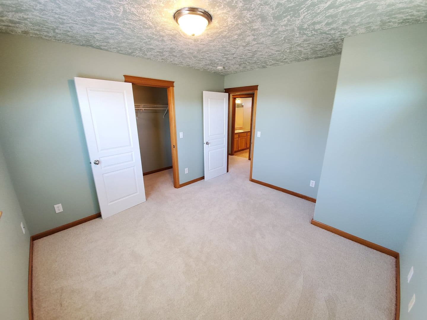 Albany House: 3800 Ryunkin St SE