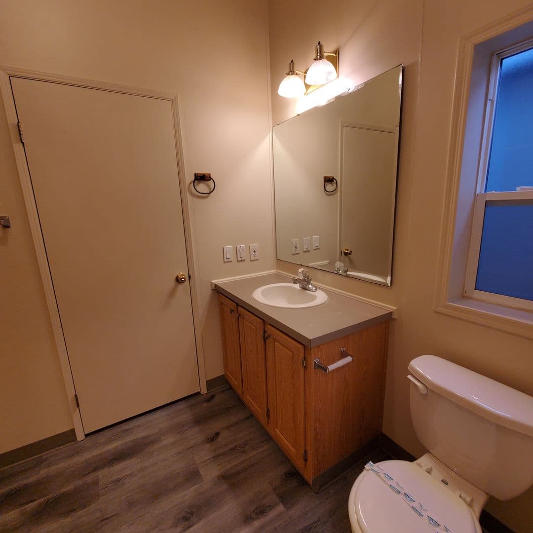 Tangent Condo: 33175 McFarland Road