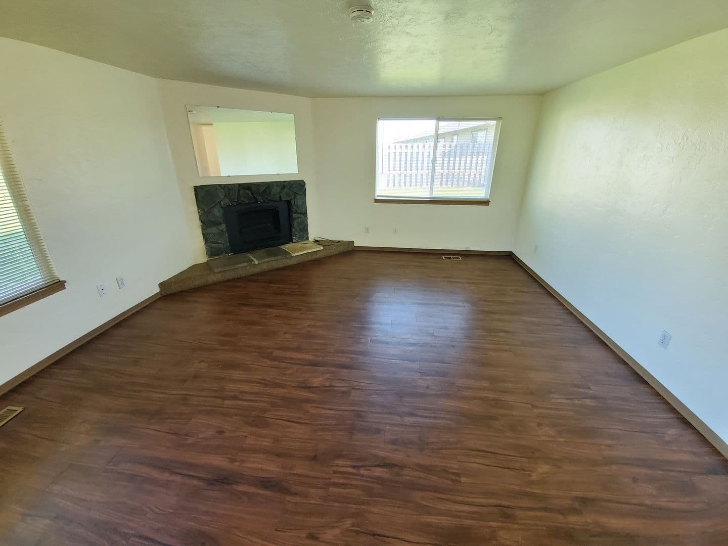 Millersburg Apartment: 4140-4447 Amanda Lane NE, 2809-2819 Conser Rd NE, 2836-2846 Toni St. NE