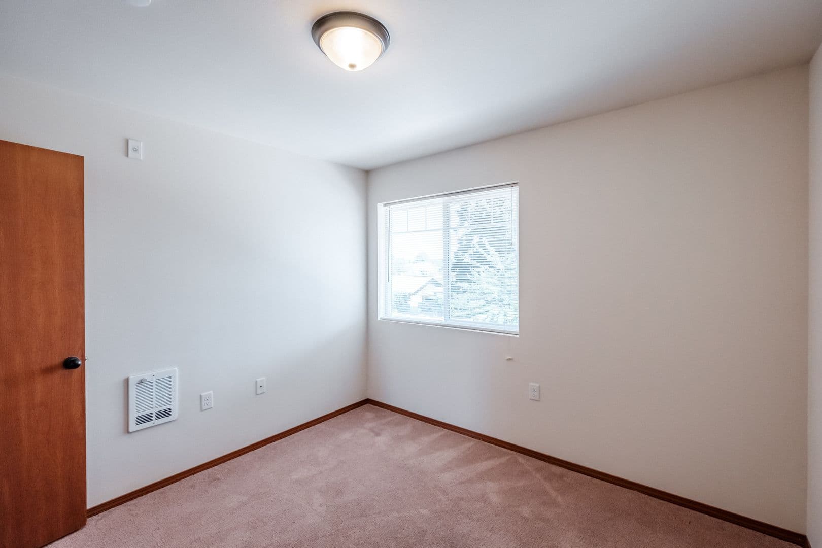 Salem Apartment: 4470 Conser Way NE