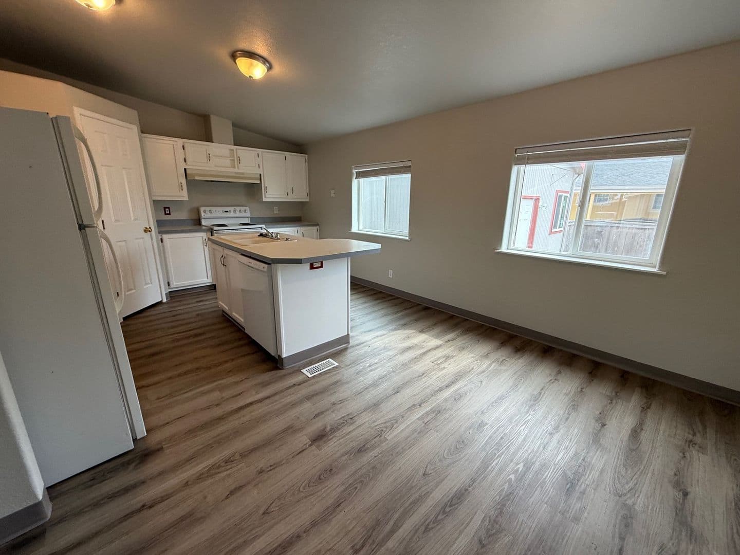 Tangent Condo: 33175 McFarland Road