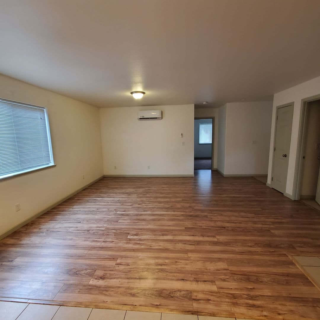 Lebanon Apartment: 2711 & 2713 Birch St.