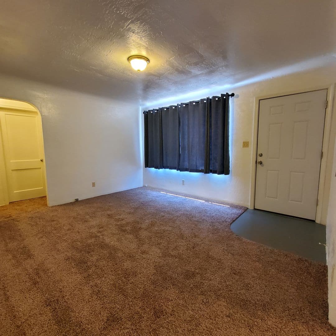 Albany Townhome: 2005 5th Ave SE