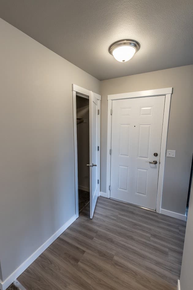 McMinnville Apartment: 240 NE Fircrest Drive #105