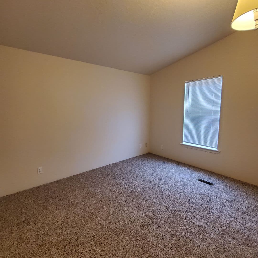 Tangent Condo: 33175 McFarland Road