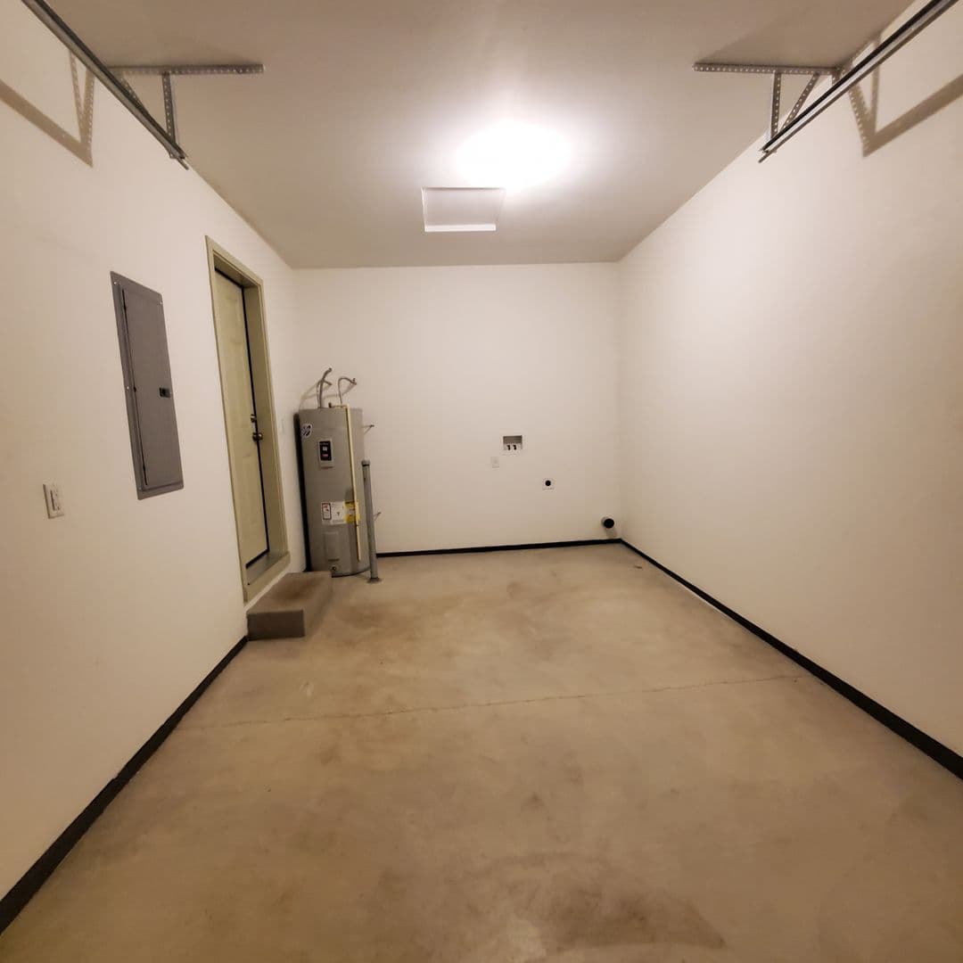 Lebanon Apartment: 2711 & 2713 Birch St.