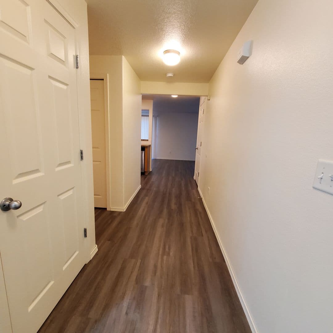 Monmouth Apartment: Meadow Ridge Ave