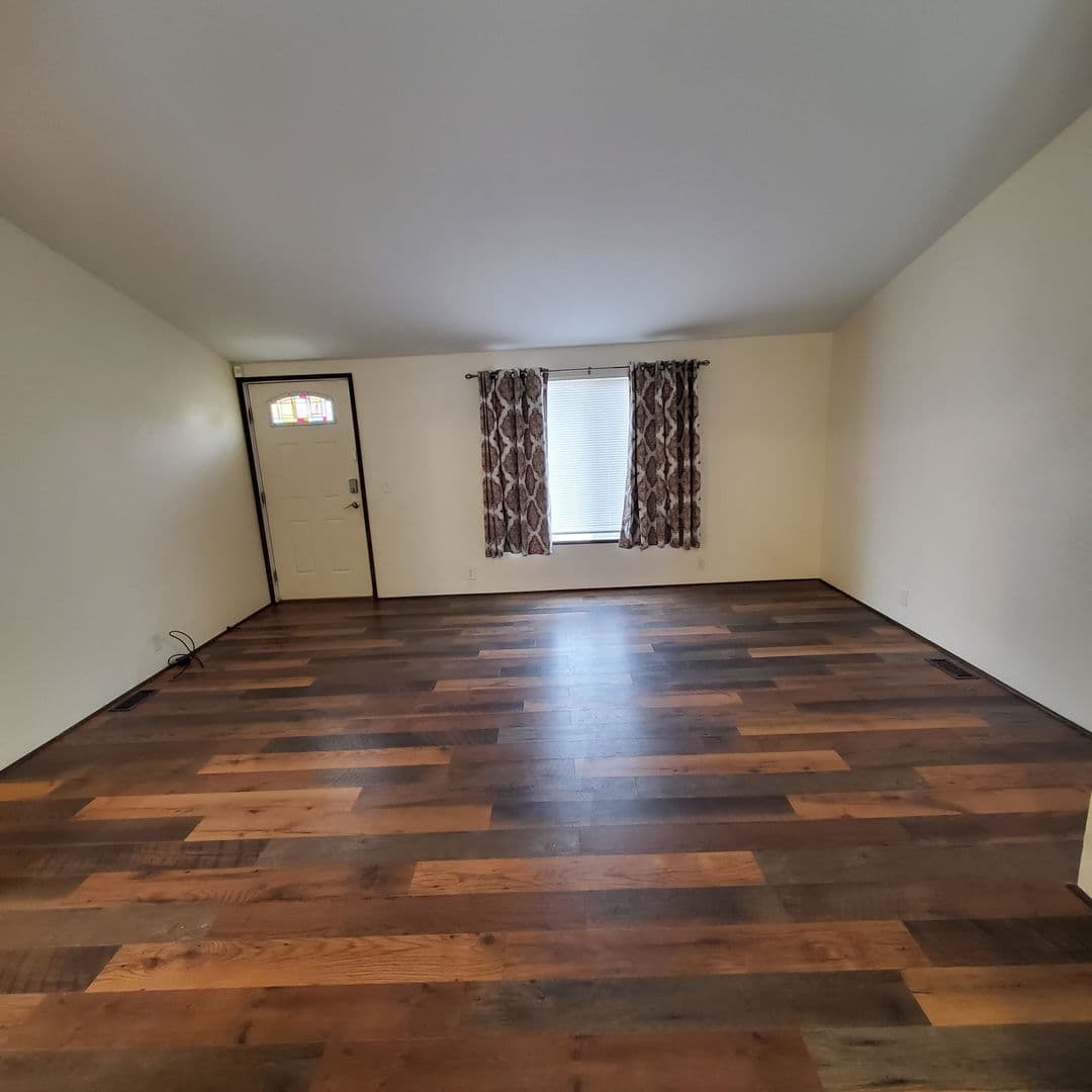 Tangent Condo: 33175 McFarland Road