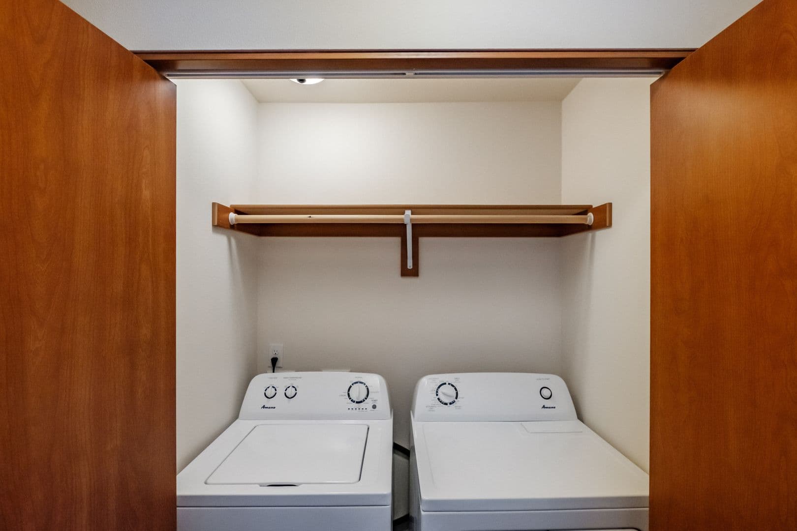 Salem Apartment: 4470 Conser Way NE