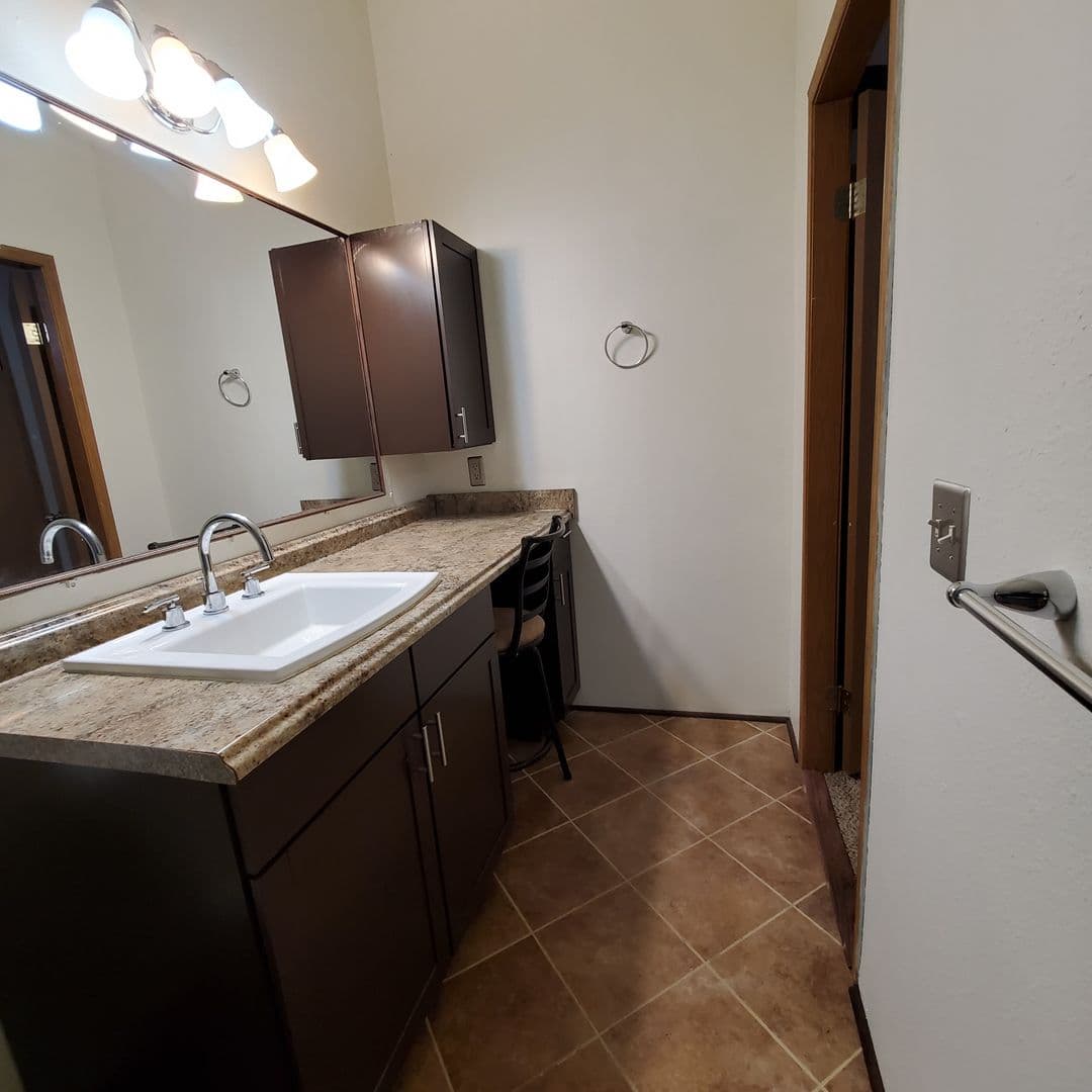 Tangent Condo: 33175 McFarland Road