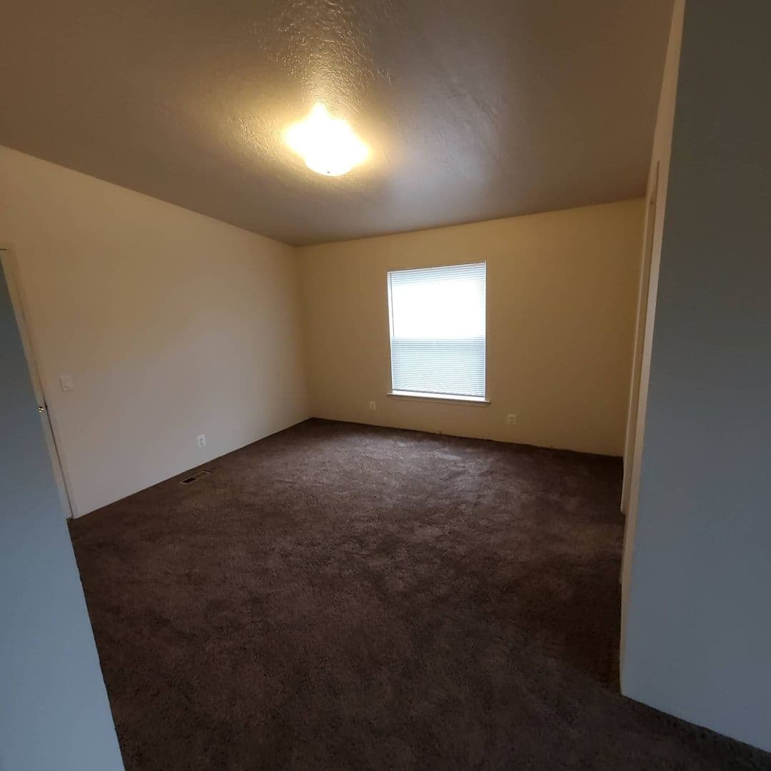 Tangent Condo: 33175 McFarland Road