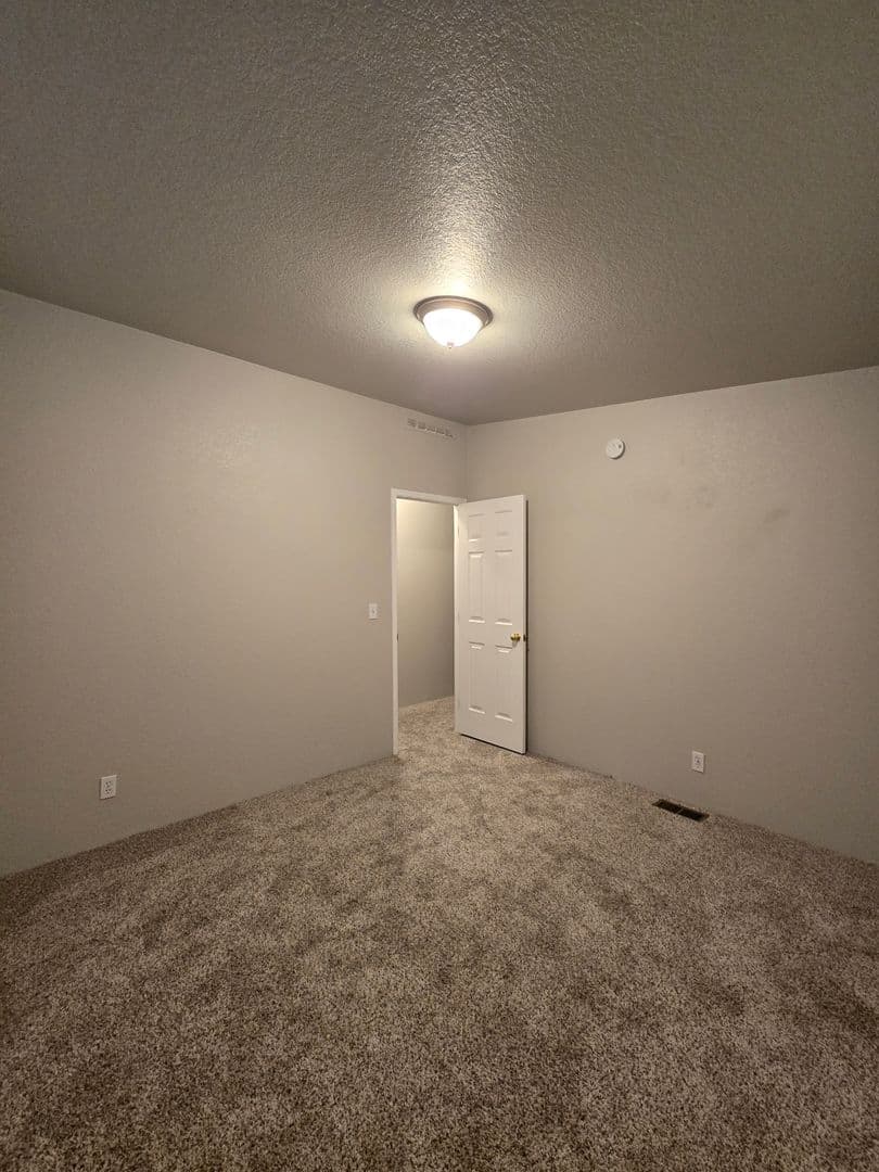 Tangent Condo: 33175 McFarland Road