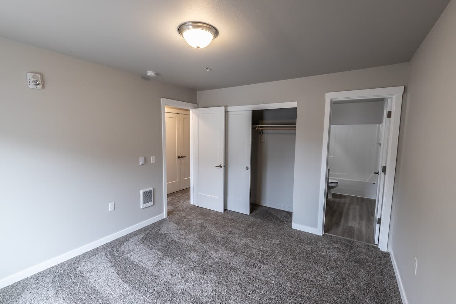 McMinnville Apartment: 240 NE Fircrest Drive #105