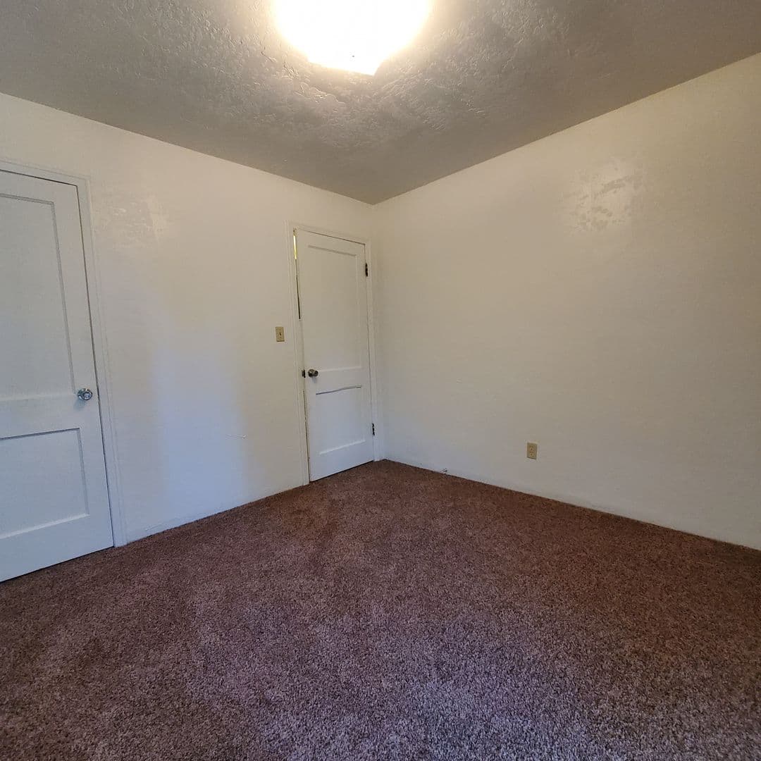 Albany Townhome: 2005 5th Ave SE