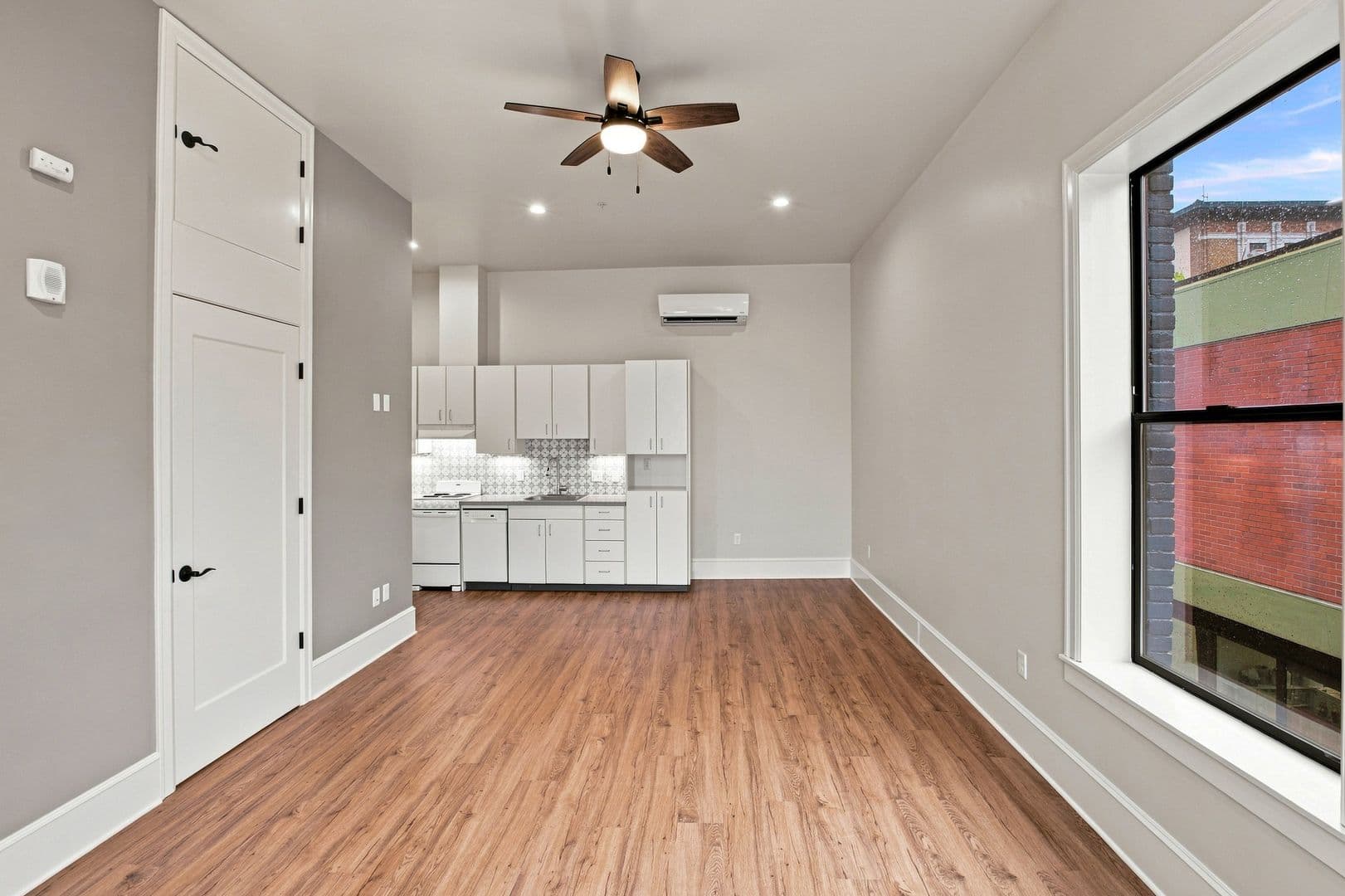 Salem Apartment: 440 State St #220