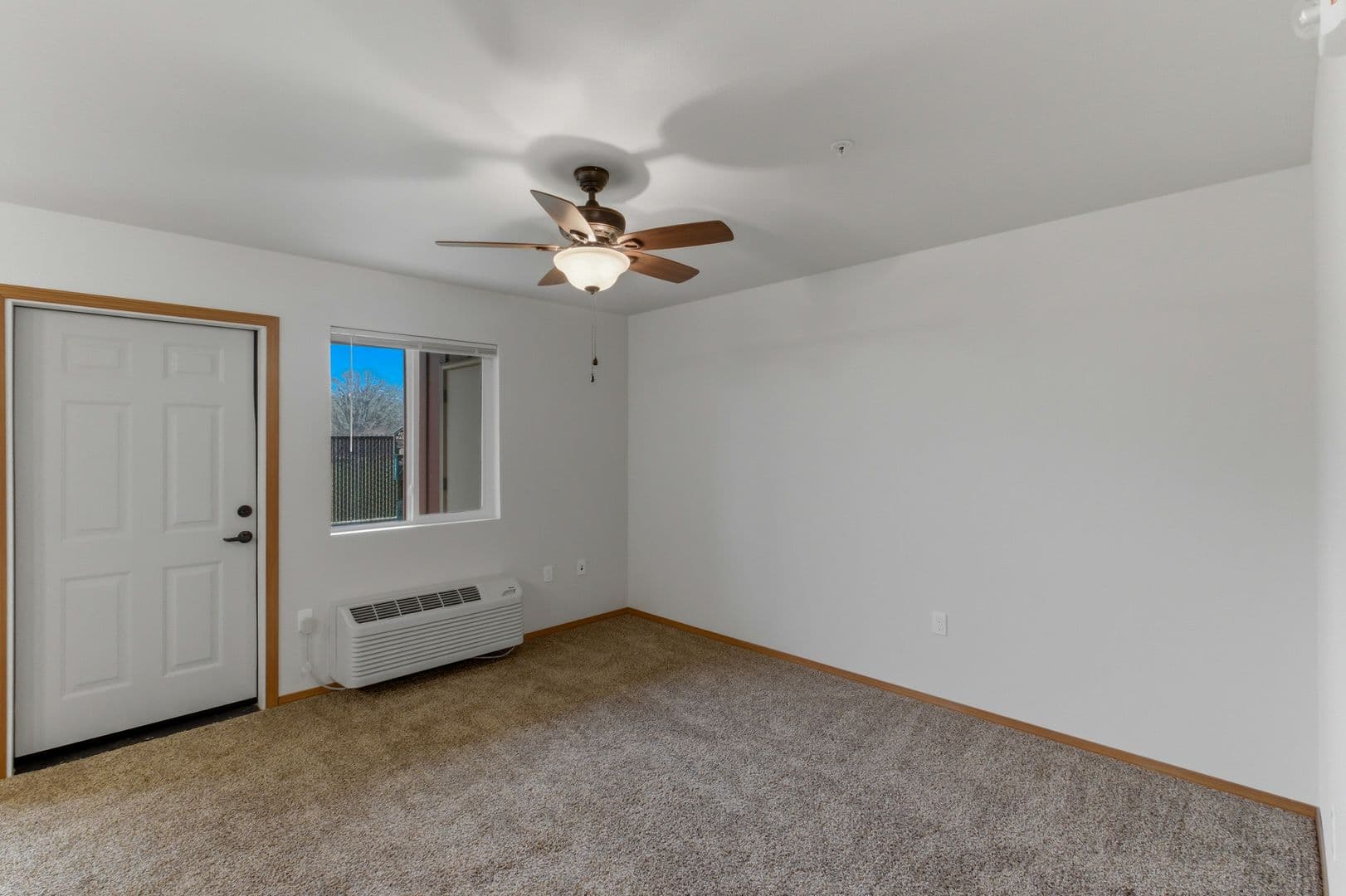 Philomath Apartment: 1933 College St