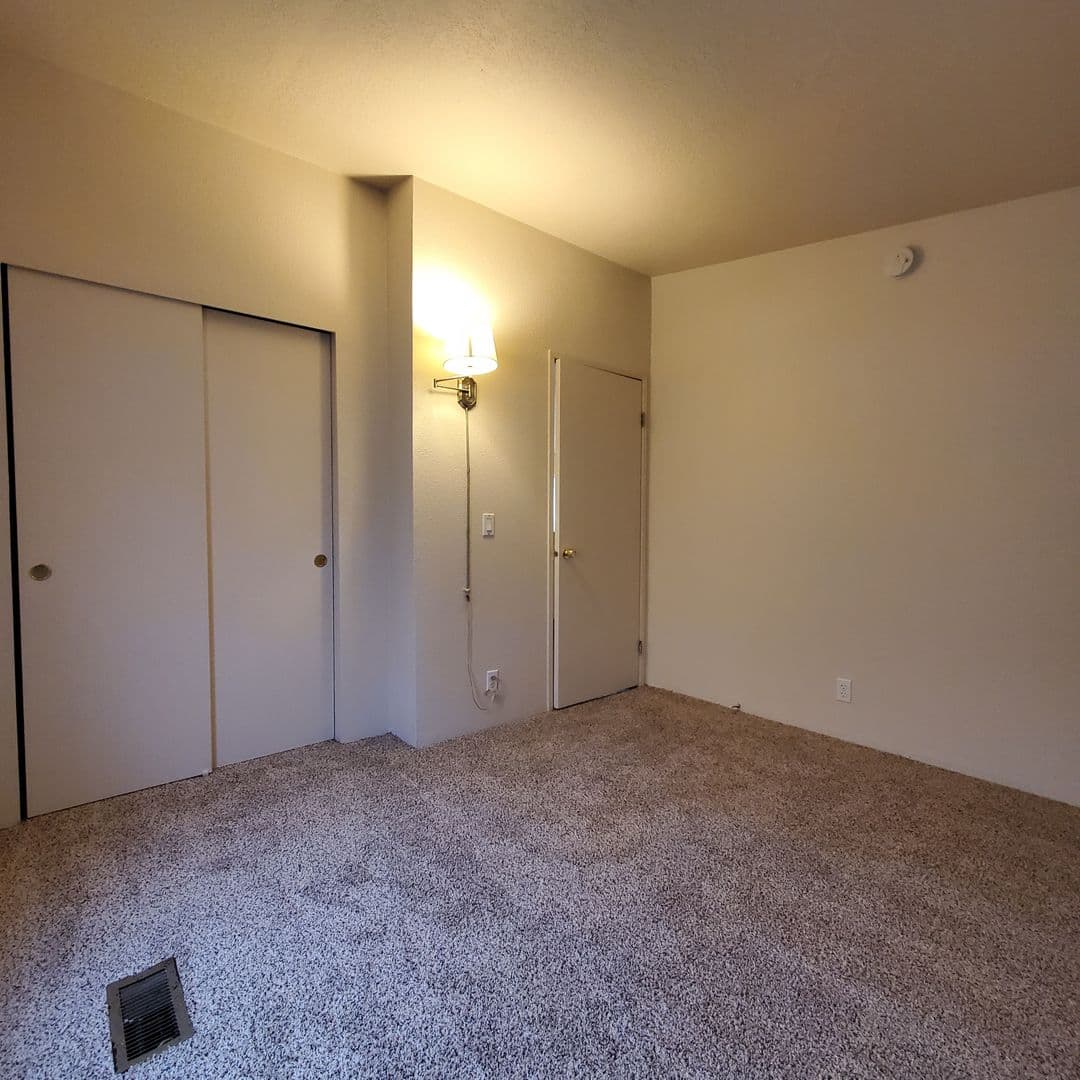 Tangent Condo: 33175 McFarland Road