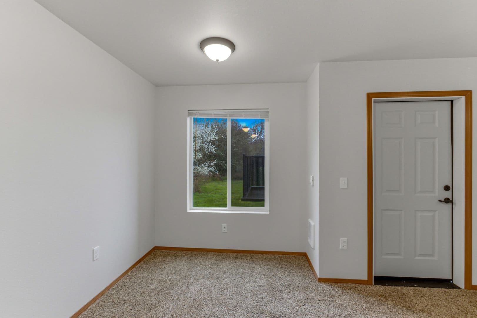 Philomath Apartment: 1933 College St