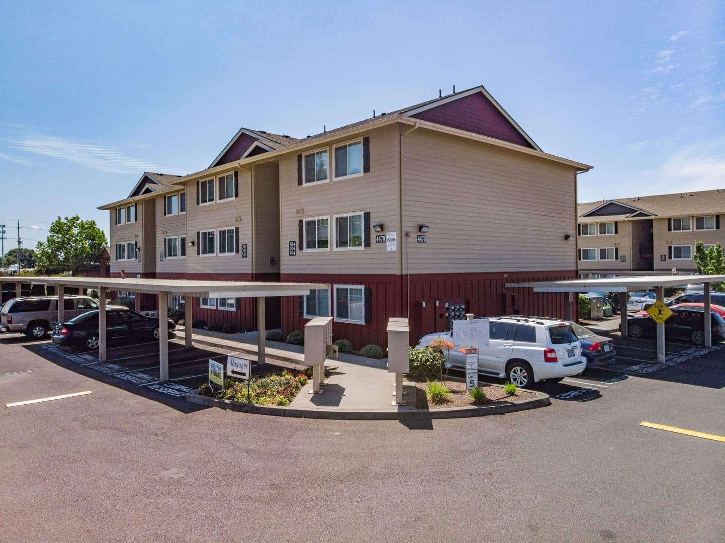 Salem Apartment: 4470 Conser Way NE