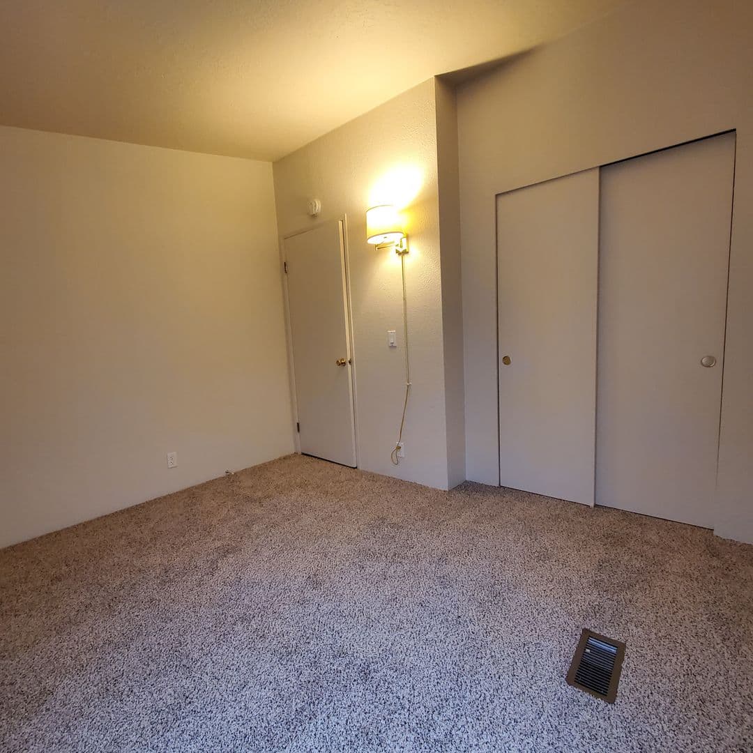 Tangent Condo: 33175 McFarland Road