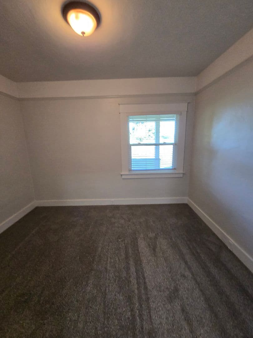 Albany House: 29626 Highway 34 SW