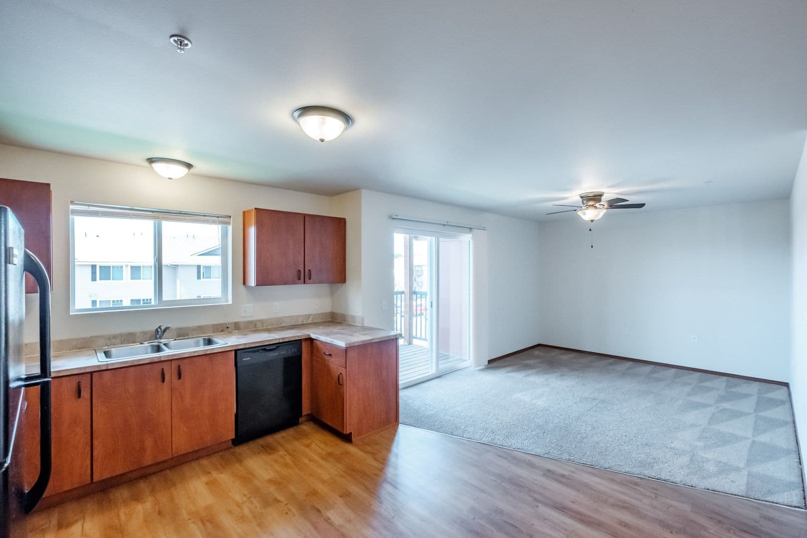 Salem Apartment: 4470 Conser Way NE