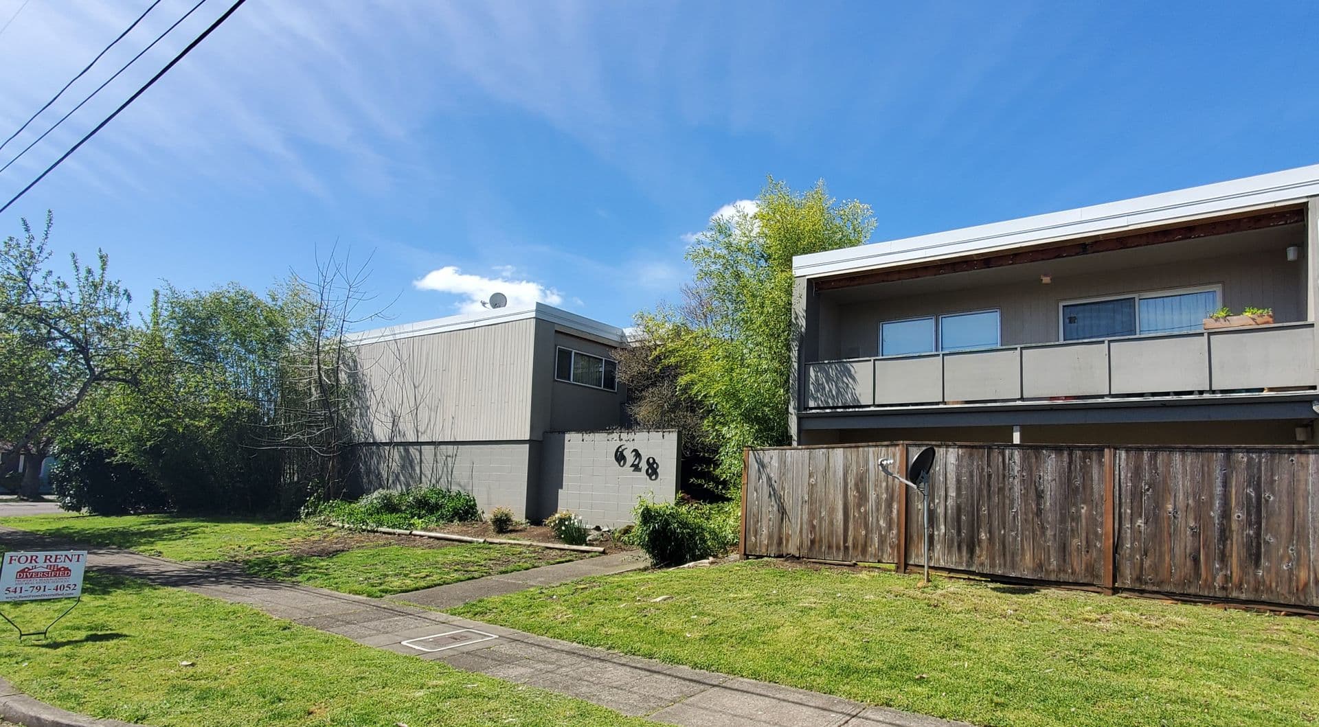 Albany Apartment: 628 Ferry St SW