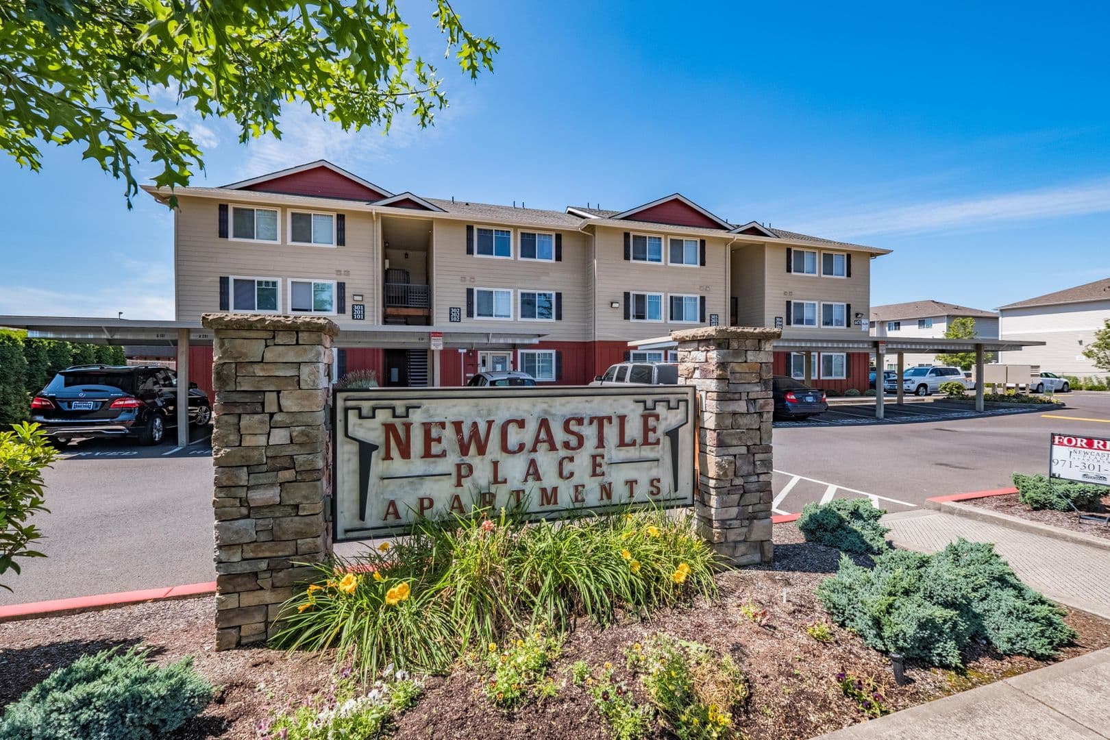 Salem Apartment: 4470 Conser Way NE