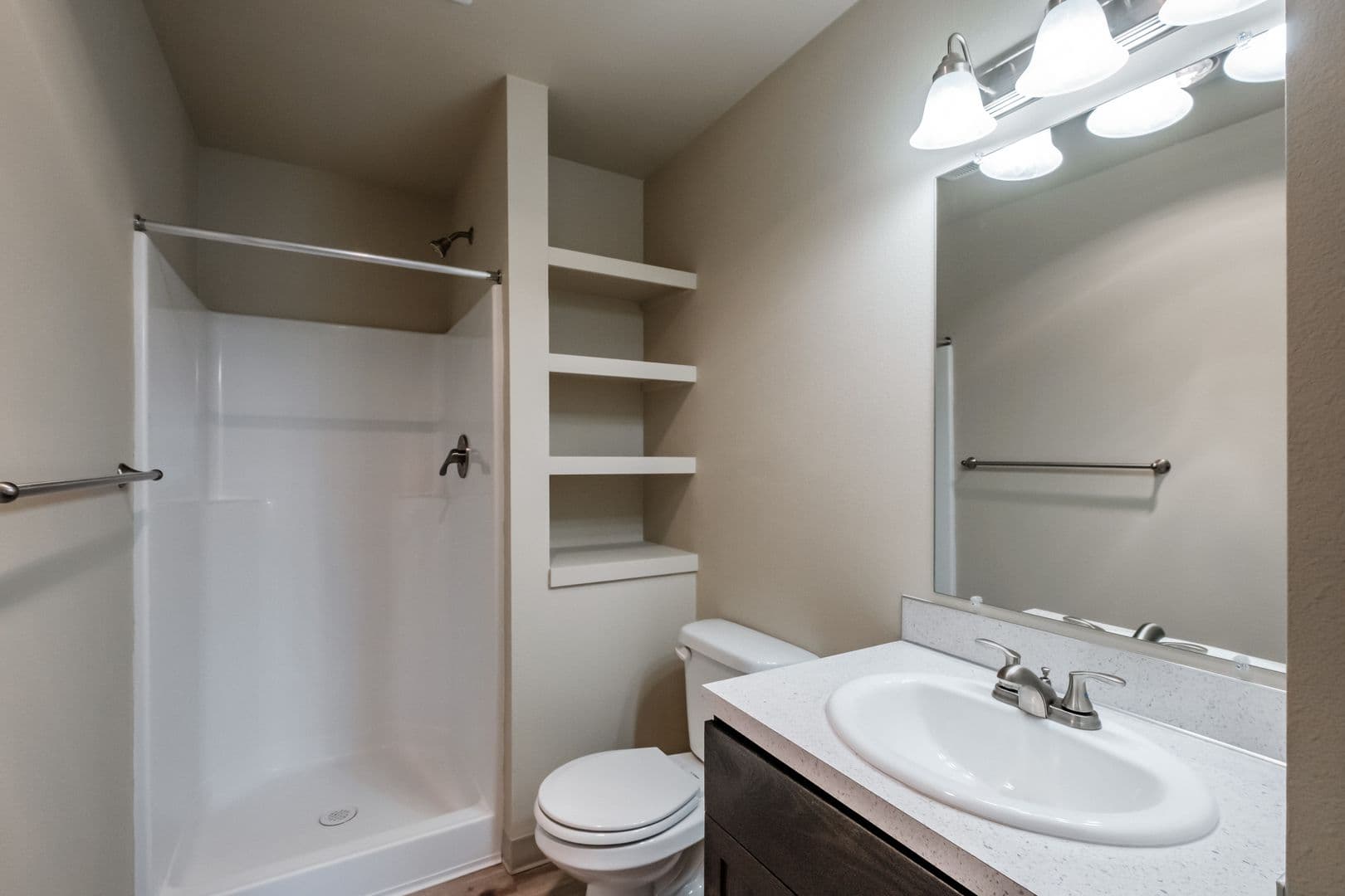 Sweet Home Apartment: 1200 38th Ave