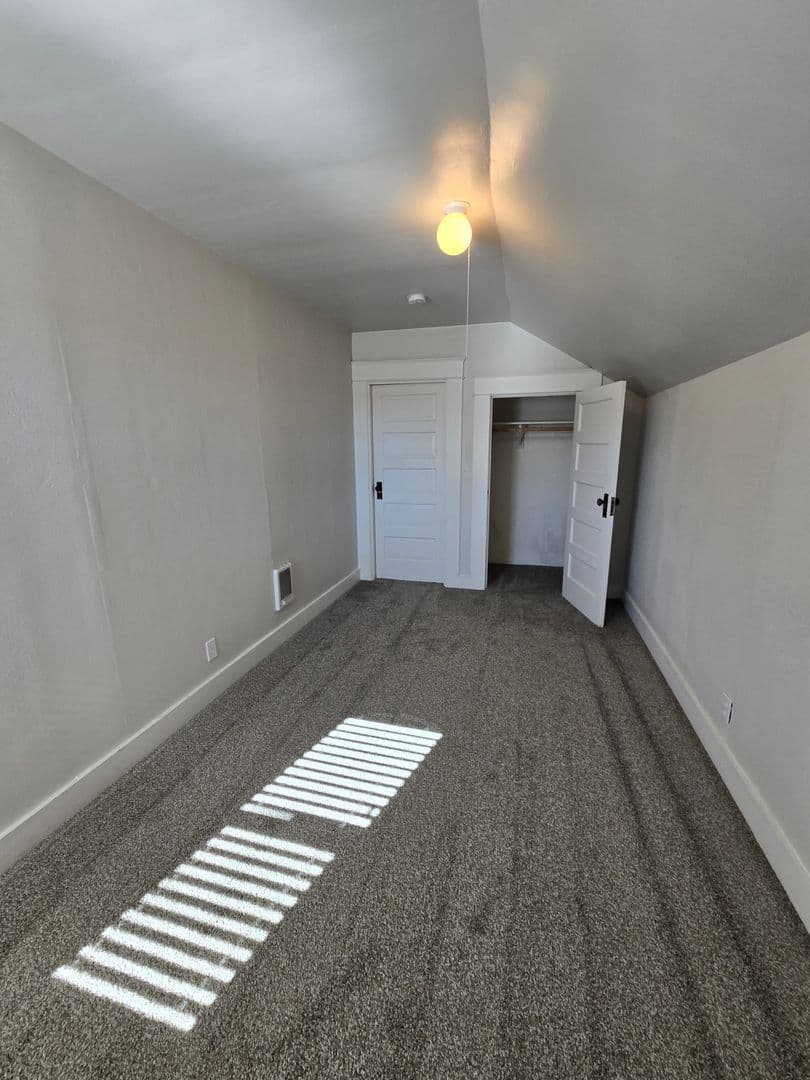 Albany House: 29626 Highway 34 SW