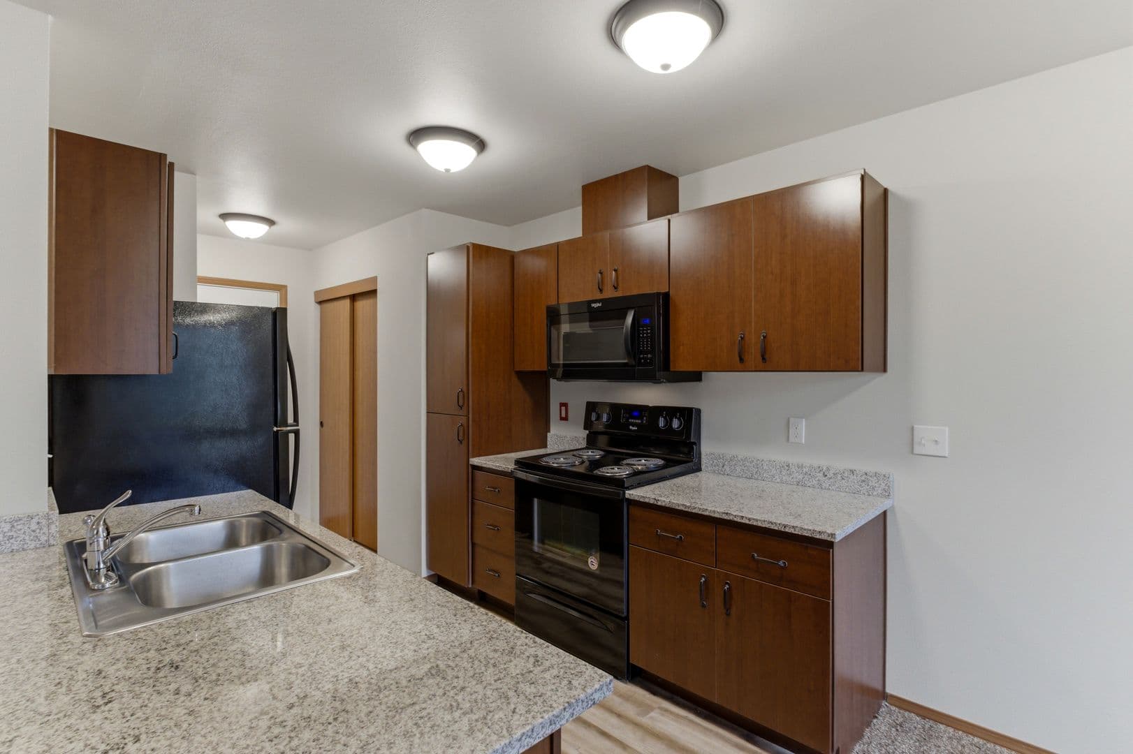 Philomath Apartment: 1933 College St